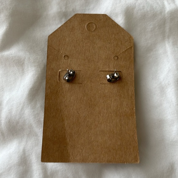 Yellow‎ and White 3D Flower Stud Earrings - Picture 3 of 5